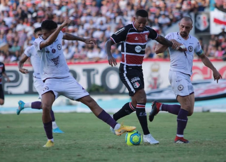 Derrota em casa dificulta classificação do Santa Cruz na Série D