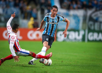 Aflito, Náutico perde do Grêmio e volta ao Z-4 na Série B