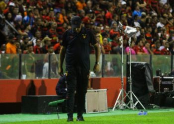 Lisca desmente acerto com o Santos, mas não garante que fica no Sport