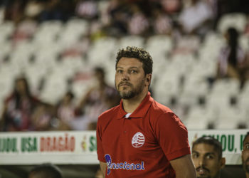 Elano exige correções de erros no Náutico e lamenta derrota para o Bahia