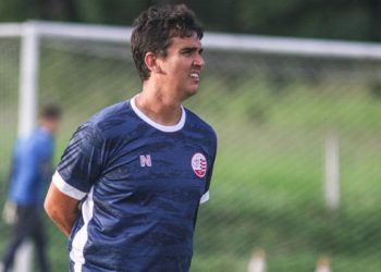 Dudu Capixaba fala sobre partida do Náutico e reencontro com Hélio dos Anjos