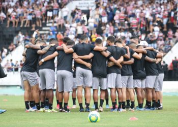Com dois atacantes de origem, Santa Cruz está escalado para enfrentar o ASA