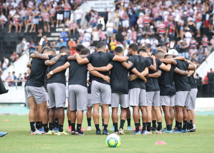 Com dois atacantes de origem, Santa Cruz está escalado para enfrentar o ASA