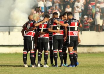 Santa Cruz inicia a semana com jogo-treino contra sub-20