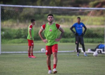 Thiago Ennes acredita em volta por cima no Náutico e se diz pronto para jogar: “Preparado”