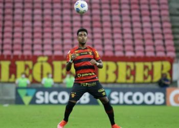 Elogiado por Lisca no Sport, Ewerthon diz que sonha em ser o melhor lateral-direito do Brasil