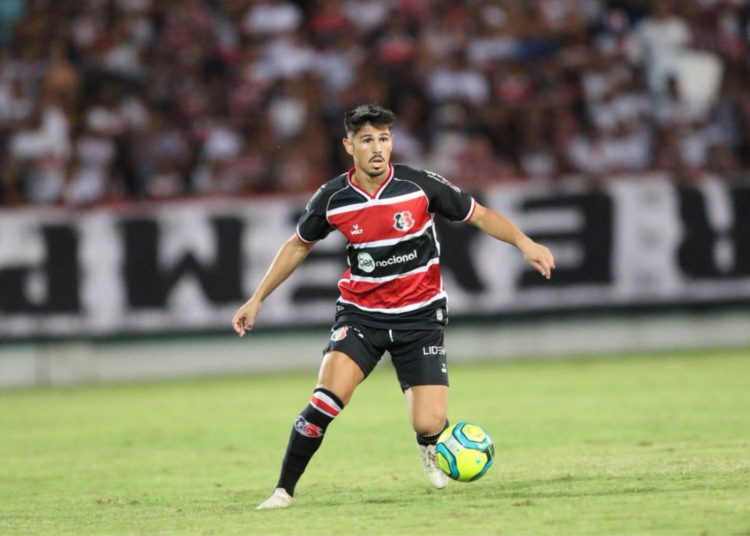 Anderson Ceará pede desculpas à torcida do Santa Cruz após expulsão contra o ASA