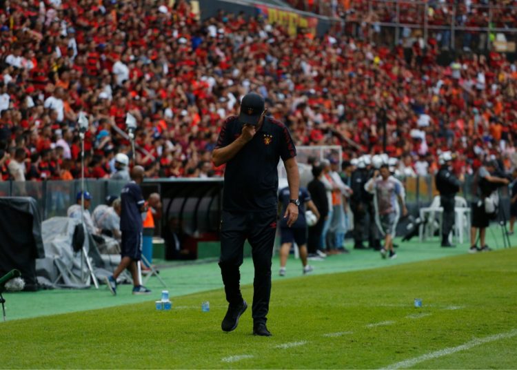 Sport acusa Lisca de forçar saída para o Santos; veja pronunciamento