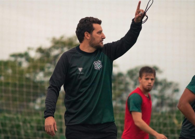 Náutico abre negociações com Elano, que acena positivamente