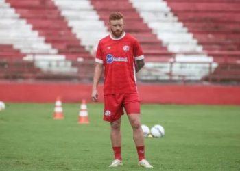 Regularizado, Souza faz sua reestreia pelo Náutico diante do Londrina