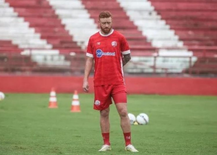 Regularizado, Souza faz sua reestreia pelo Náutico diante do Londrina