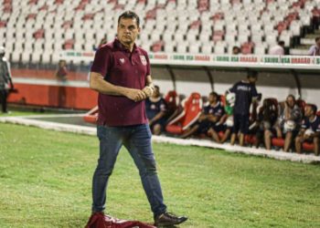 Náutico intensifica busca por zagueiro