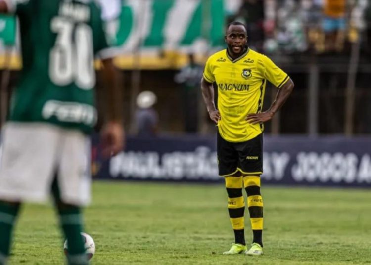 Indicado por Elano, zagueiro entra na mira do Náutico; veja