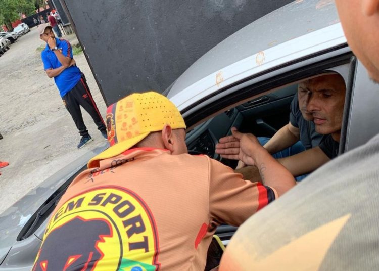 Jogadores e comissão técnica do Sport são cobrados por organizada: ‘acesso é obrigação’