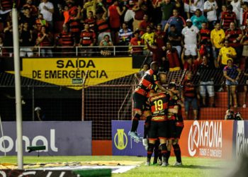 Na estreia de Claudinei Oliveira, Sport vence Guarani e recupera fôlego na luta pelo acesso