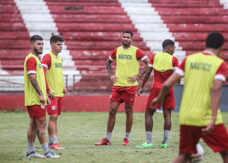Veja provável escalação do Náutico para enfrentar o Operário-PR