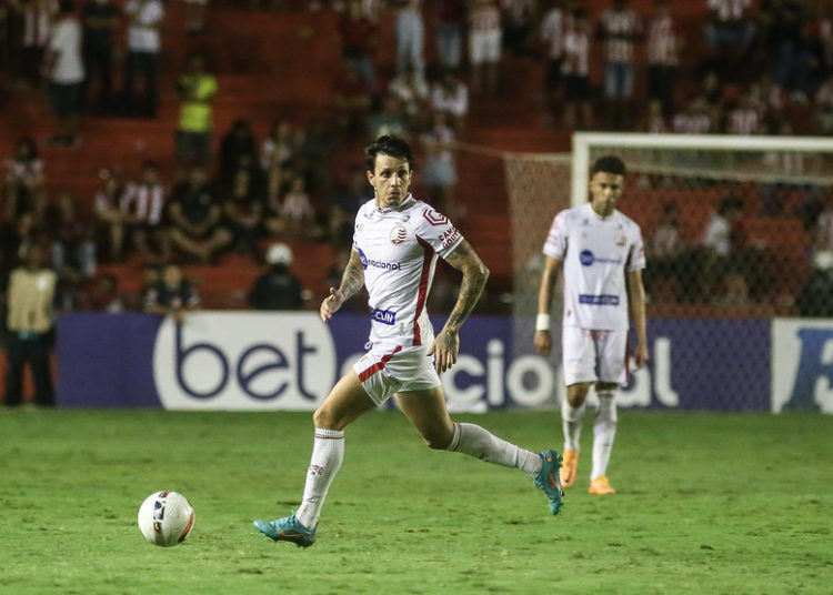 Náutico: Jean Carlos dá sua versão sobre discussão com Elano; veja o que ele disse