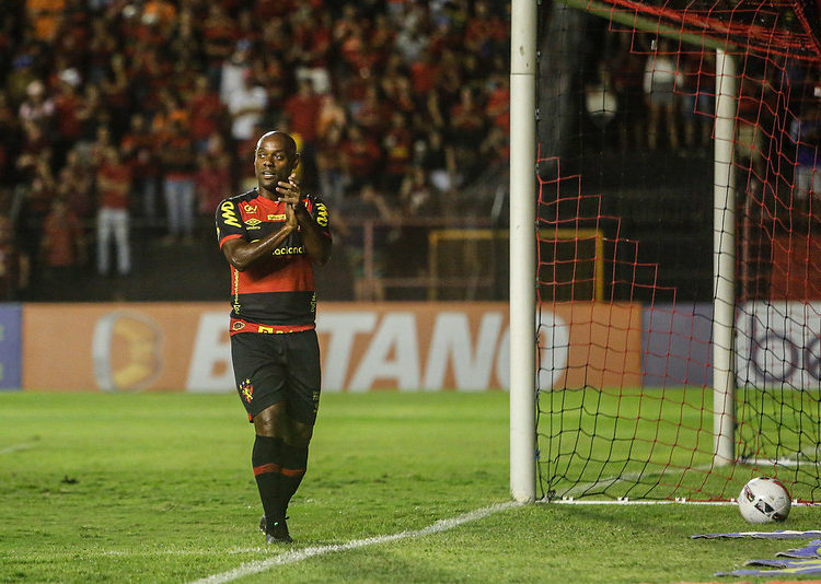 Sport: Vagner Love fala sobre união do grupo e atuação na vitória contra a Chapecoense