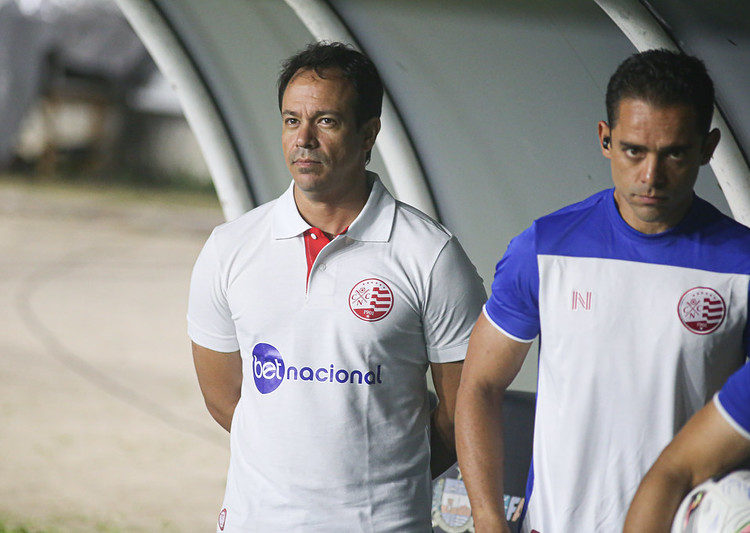 Dado cobra mais eficiência do Náutico e fala sobre aspecto emocional na partida