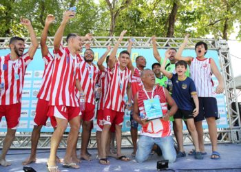 Náutico vence Sport na final do Pernambucano de Beach Soccer e levanta a taça de campeão
