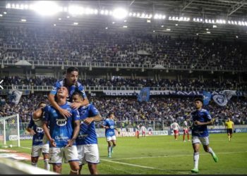 Acuado e assustado, Náutico é goleado pelo líder Cruzeiro: 4×0