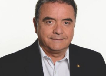 Após demissão de Martelotte, presidente do Santa Cruz descarta efetivar Zé Teodoro no cargo