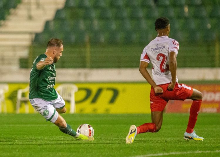 Sem citar Jean Carlos, Elano diz que empate com Guarani seria resultado justo