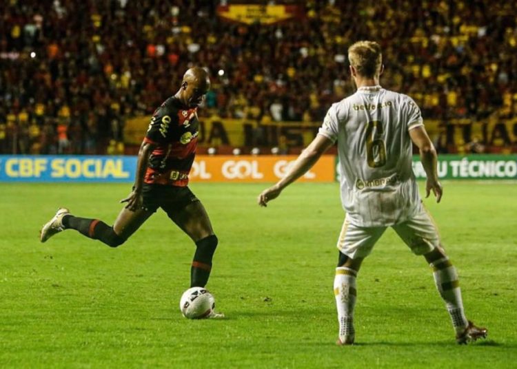 Vágner Love marca, mas Sport só empata com Criciúma na Ilha