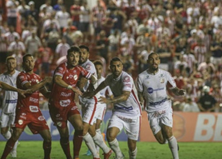 Náutico leva virada do Vila Nova, 2×1, cai para lanterna e pressão aumenta sobre técnico Elano