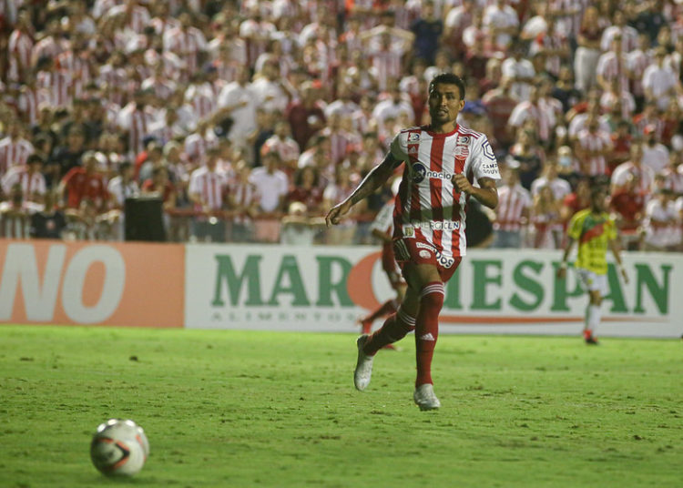 Kieza sente dores no Tendão de Aquiles e é poupado na reapresentação do Náutico