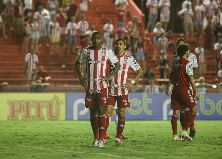 Náutico passa duas partidas consecutivas sem sofrer gols pela primeira vez na Série B