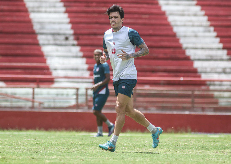 Jean Carlos fala sobre retomar a titularidade e a busca por pontos no Náutico