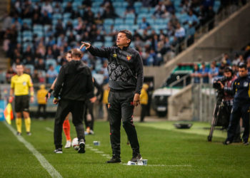 “Faltou agressividade”, diz Claudinei Oliveira sobre atuação do Sport em Porto Alegre