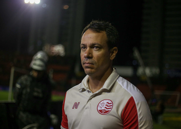 Dado fala sobre frustração após derrota do Náutico no clássico e descarta jogar a toalha
