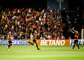 Com golaço de Vágner Love, Sport vence Náutico na Ilha do Retiro