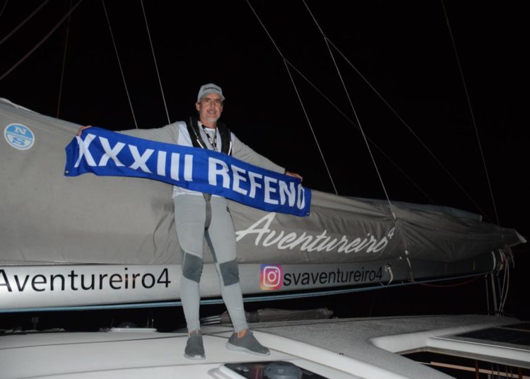 Fita Azul: navegando em solitário no Aventureiro 4, Hans Hutzler vence Refeno 2022