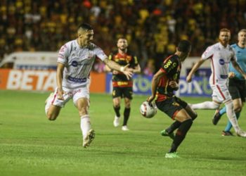 “Tem que jogar quem quer”, diz Jóbson após derrota do Náutico para o Sport