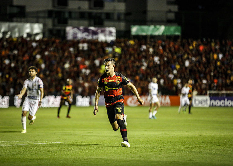 Facundo Labandeira fala sobre união no grupo do Sport e cobra vitória fora de casa