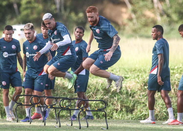 Veja retornos, desfalques e dúvida do Náutico para encarar o Grêmio