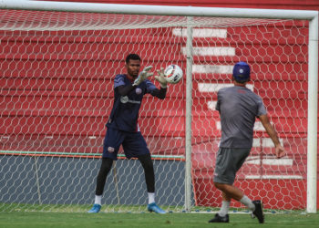Dado Cavalcanti confirma Bruno Lopes como goleiro titular do Náutico contra o Novorizontino; Confira o time que entrará em campo