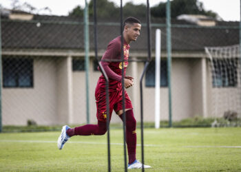 Luciano Juba fala sobre a marca de 100 jogos com a camisa do Sport e mira acesso
