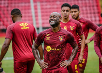 Vagner Love foca em jogos na reta final e enxerga Sport com muitas chances de acesso