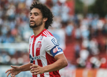 Victor Ferraz lamenta mais uma derrota e revela incerteza sobre permanência no Náutico para 2023