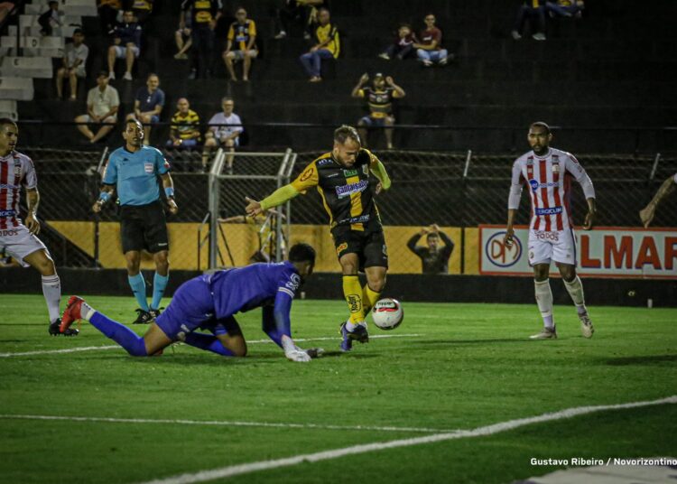 “A gente sai derrotado no campo e moralmente”, diz técnico do Náutico Dado Cavalcanti