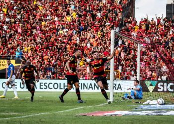 Sport vence Cruzeiro, estremece a Ilha e segue vivo na luta pelo acesso