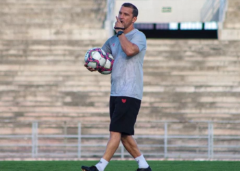 Busca por títulos, acesso à Série C e tática: saiba mais sobre Ranielle Ribeiro, novo técnico do Santa Cruz