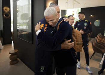 Seleção Brasileira se apresenta em Turim em início de preparação para a Copa