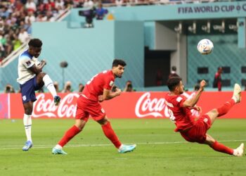 Inglaterra domina e goleia o Irã em estreia na Copa do Mundo 2022