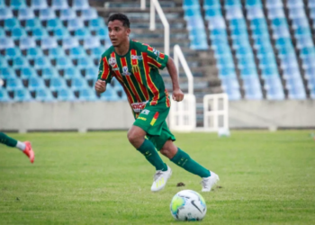 Santa Cruz encaminha acerto com meia do Sampaio Corrêa; Conheça o atleta