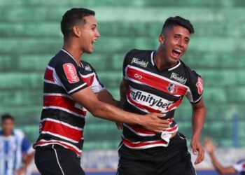 Santa Cruz emite nota de repúdio após comentário xenófobo de zagueiro